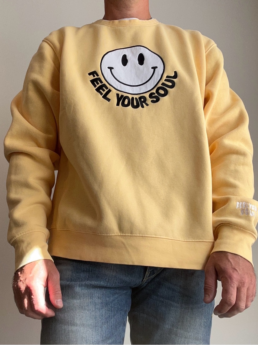 Feel Your Soul Yellow Oversized Smile Face Graphic Crewneck Sweatshirt L